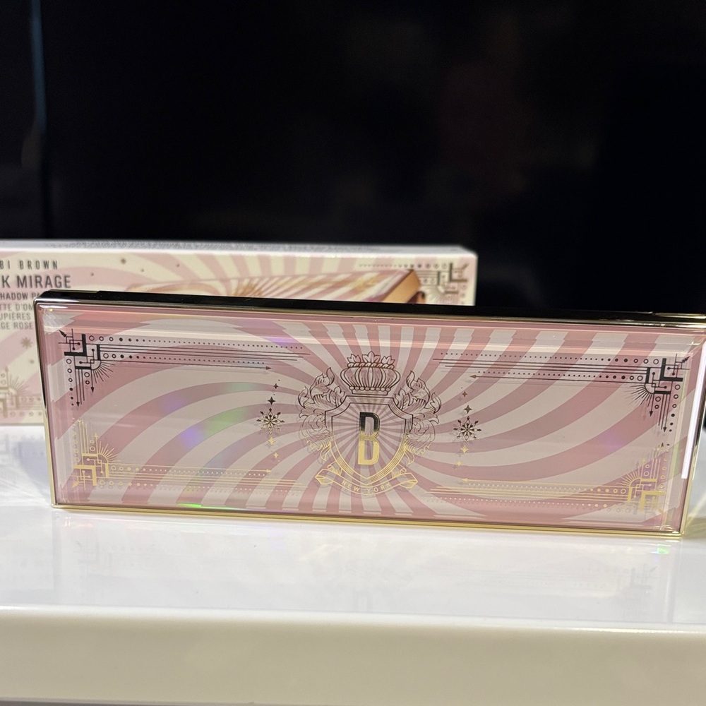 Limited-Edition Pink Mirage Eye Palette by Bobbi Brown - Picture 4 of 5